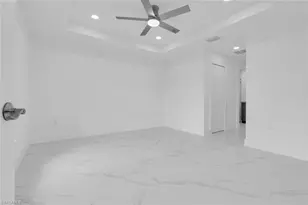 1023 Pilgrim St E, Lehigh Acres, FL 33974 - Photo 12