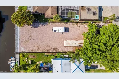 2228 Marina Park Dr, Fort Myers, FL 33905 - Photo 10