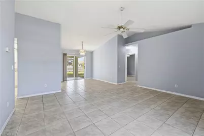 826 SE 5th Ct, Cape Coral, FL 33990 - Photo 2