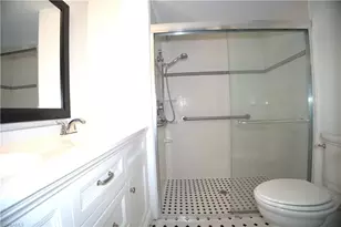 134 Cypress Way E, Naples, FL 34110 - Photo 4