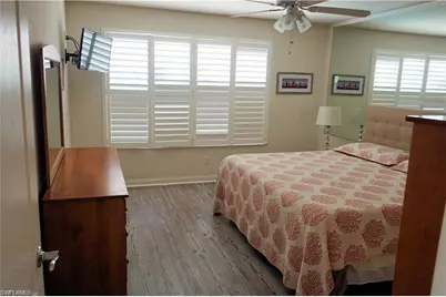 4194 Saint George Ln, Naples, FL 34119 - Photo 10