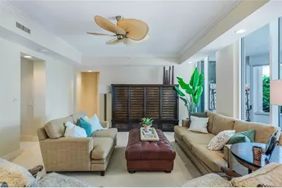 295 Grande Way #T-05, Naples, FL 34110 - Photo 6