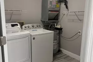 1392 Churchill Cir, Naples, FL 34116 - Photo 4