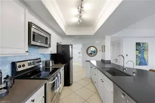 11 Bluebill Ave, Naples, FL 34108 - Photo 10