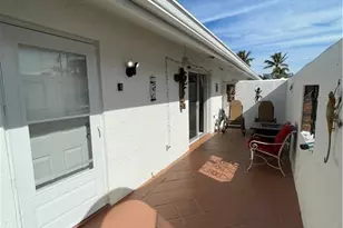 1425 Curlew Ave, Naples, FL 34102 - Photo 4
