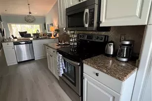 1095 Partridge Cir, Naples, FL 34104 - Photo 8