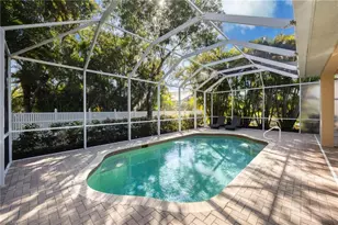204 Glen Eagle Cir, Naples, FL 34104 - Photo 4