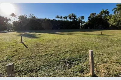 670 Park St, Naples, FL 34102 - Photo 4