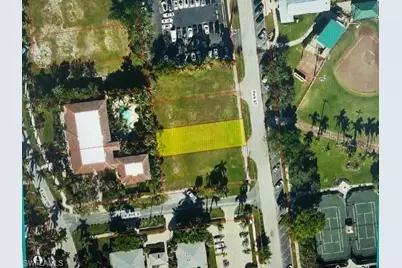 670 Park St, Naples, FL 34102 - Photo 1