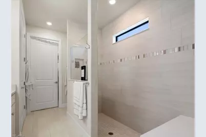 2750 Aviamar Cir, Naples, FL 34114 - Photo 20