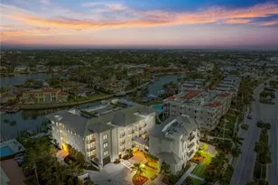 1820 Gulf Shore Blvd N, Naples, FL 34102 - Photo 4