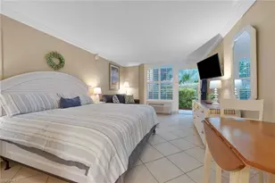 2555 Tamiami Trl N, Naples, FL 34103 - Photo 8