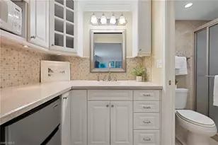 2555 Tamiami Trl N, Naples, FL 34103 - Photo 6