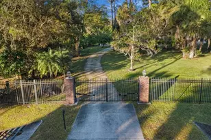 565 3rd St SW, Naples, FL 34117 - Photo 2