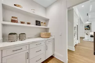 726 Riviera Dr, Naples, FL 34103 - Photo 18