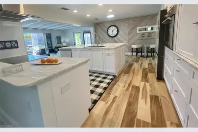 2120 Sandpiper St, Naples, FL 34102 - Photo 8