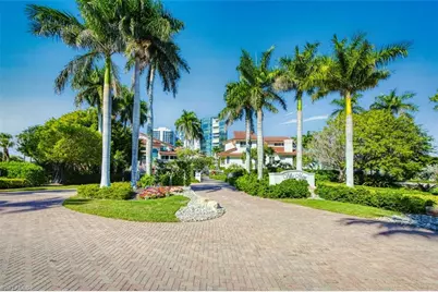 4717 Villa Mare Ln #26-15, Naples, FL 34103 - Photo 2