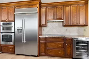 425 Cove Tower Dr, Naples, FL 34110 - Photo 6