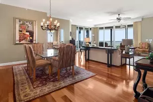 425 Cove Tower Dr, Naples, FL 34110 - Photo 4