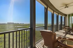 425 Cove Tower Dr, Naples, FL 34110 - Photo 1