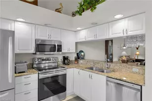 278 Newport Dr, Naples, FL 34114 - Photo 10