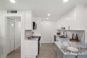 342 Harbour Dr, Naples, FL 34103 - Photo 6