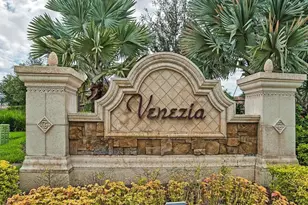 9832 Venezia Cir, Naples, FL 34113 - Photo 2