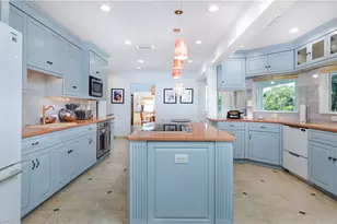 1406 Causey Ct E, Sanibel, FL 33957 - Photo 8