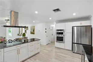 3571 Santiago Way, Naples, FL 34105 - Photo 10