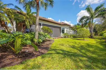 8862 Shenendoah Cir, Naples, FL 34113 - Photo 42