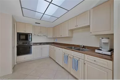 1014 Wildwood Ln #1014, Naples, FL 34105 - Photo 6