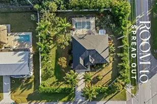 4 Colonial Dr, Naples, FL 34112 - Photo 2