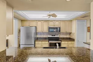 10482 Gulf Shore Dr, Naples, FL 34108 - Photo 16