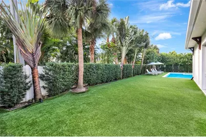 680 Wedge Dr, Naples, FL 34103 - Photo 28