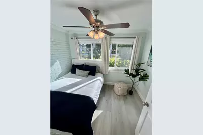 905 13th St, Naples, FL 34102 - Photo 10