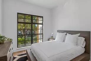 705 10th St S, Naples, FL 34102 - Photo 24