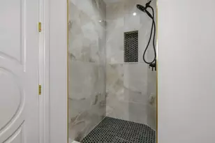 705 10th St S, Naples, FL 34102 - Photo 26