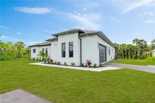 2898 36th Ave SE, Naples, FL 34117 - Photo 6