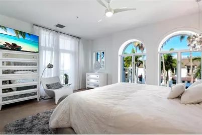 900 5th Ave S #303, Naples, FL 34102 - Photo 8