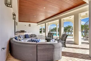 264 Bayview Ave, Naples, FL 34108 - Photo 8