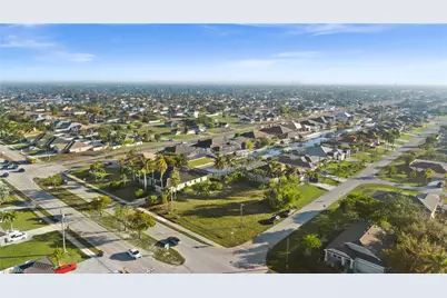 4015 Chiquita Blvd S, Cape Coral, FL 33914 - Photo 4