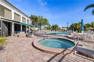 565 Beachwalk Cir, Naples, FL 34108 - Photo 22