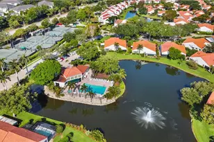 565 Beachwalk Cir, Naples, FL 34108 - Photo 32