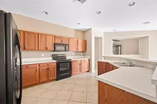 1113 NE 7th Ave, Cape Coral, FL 33909 - Photo 8