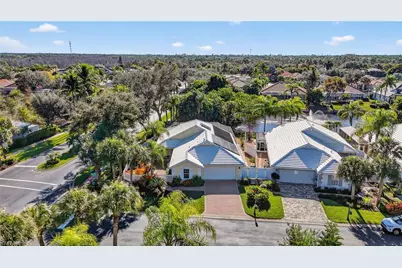 1331 Old Oak Ln, Naples, FL 34110 - Photo 2