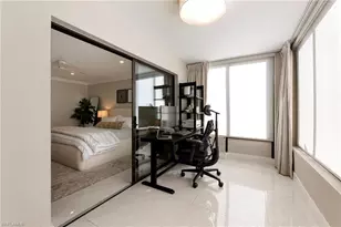 401 Courtside Dr, Naples, FL 34105 - Photo 18