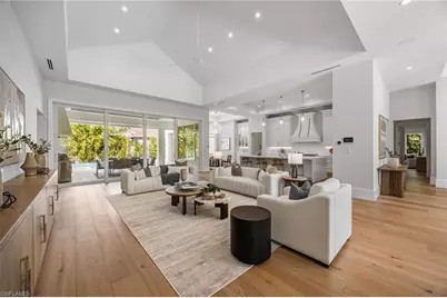 375 Bow Line Dr, Naples, FL 34103 - Photo 4