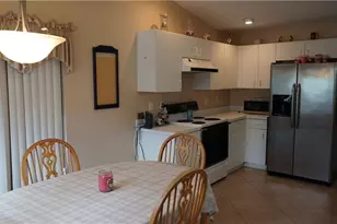 655 Lambton Ln, Naples, FL 34104 - Photo 10