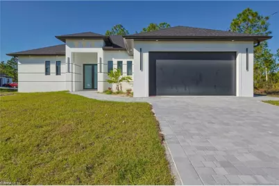 912 Bell Blvd S, Lehigh Acres, FL 33974 - Photo 4
