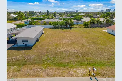 686 97th Ave N, Naples, FL 34108 - Photo 2
